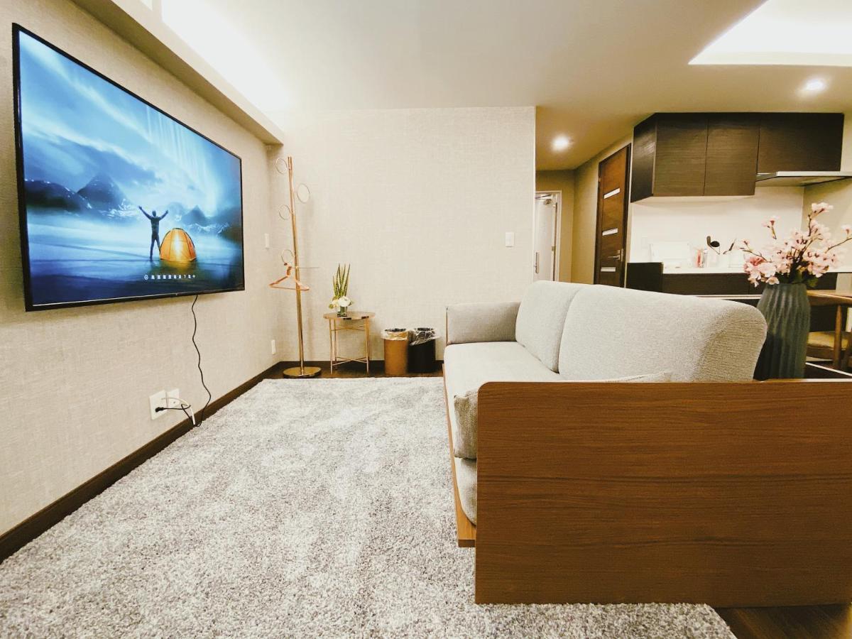 Cherry Blooming Tokyo- All Suite Boutique Hotel 东京伊樱里-中央区全套房艺术酒店 Экстерьер фото